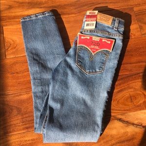 Levi’s high rise super skinny jeans NEW